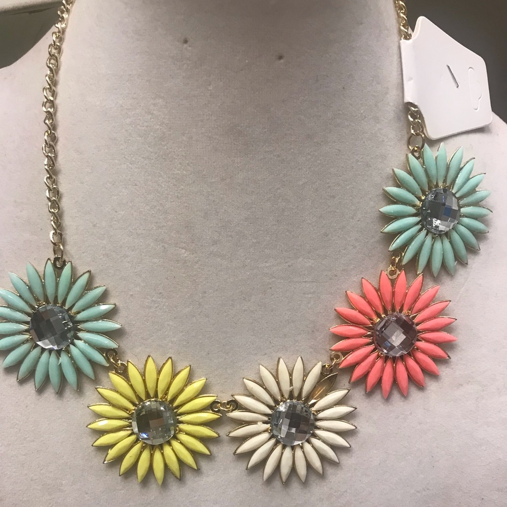 Statement necklace multicolored